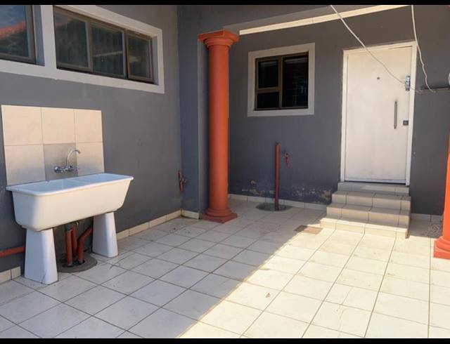 3 bed property to rent in SILVERTON